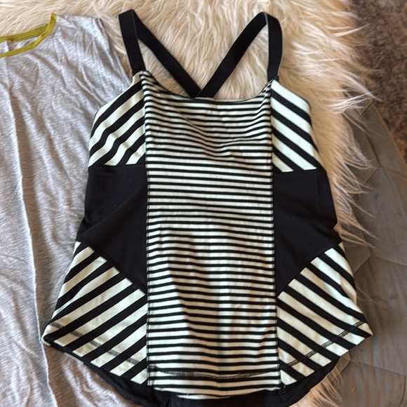 Lululemon lot of 2tops size size 10 - Picture 2 of 7